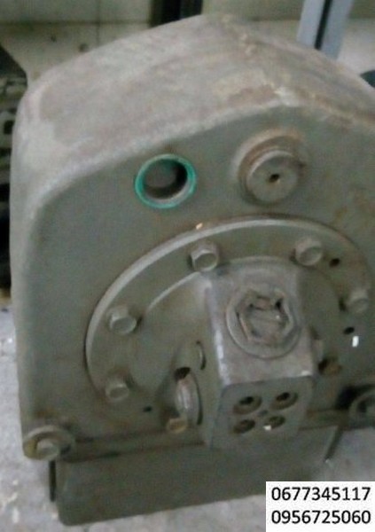 Радиально-поршневые насосы ORSTA B80/16L, станочная гидравлика и пневматика ORSTA  ремкомплект  Насос ORSTA B 80/16 комплект быстроизнашивающихся деталей насоса РПН В 80\16 L ТПА  КиАSу ГШИЛ 305622.020 Orsta Hydraulik для термопластавтоматов Куасси KUASSY Радиально-поршневые насосы (РПН) в настоящее время применяются реже, чем аксиально-плунжерные. Тем не менее с точки зрения обслуживания и ремонта эта модификация насоса является самой простой. В основе механизма: ротор в сборе с поршнями, который установлен на ось вращения. Поршни расположены по отношению к ротору радиально. Ремкомплект для ORSTA РПН В 80-16: два ротора с металлическими втулками, ось, два комплекта поршней на каждый ротор. Основной износ приходится на втулки и поршни, непосредственно сам ротор изнашивается редко. B 80\16L В стандартный состав ремонтного комплекта входит качающая группа, состоящая из ротора и набора поршней. В зависимости от пожелания заказчика в ремкомплект могут быть включены и другие детали перечисленных насосов.